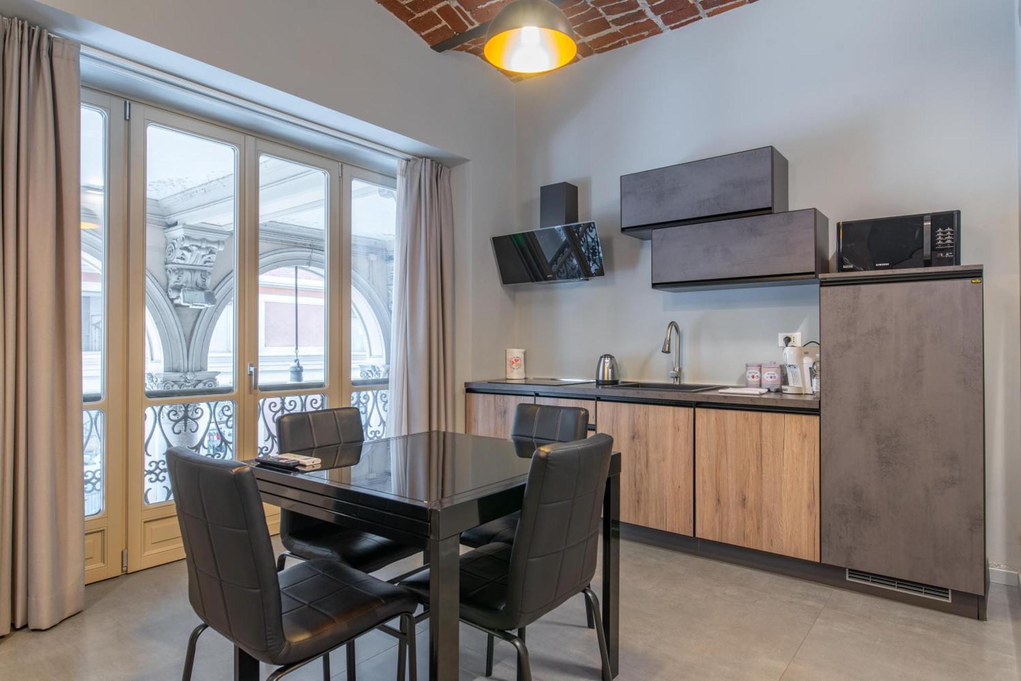 Suite & Queen Apartments ตูริน ภายนอก รูปภาพ